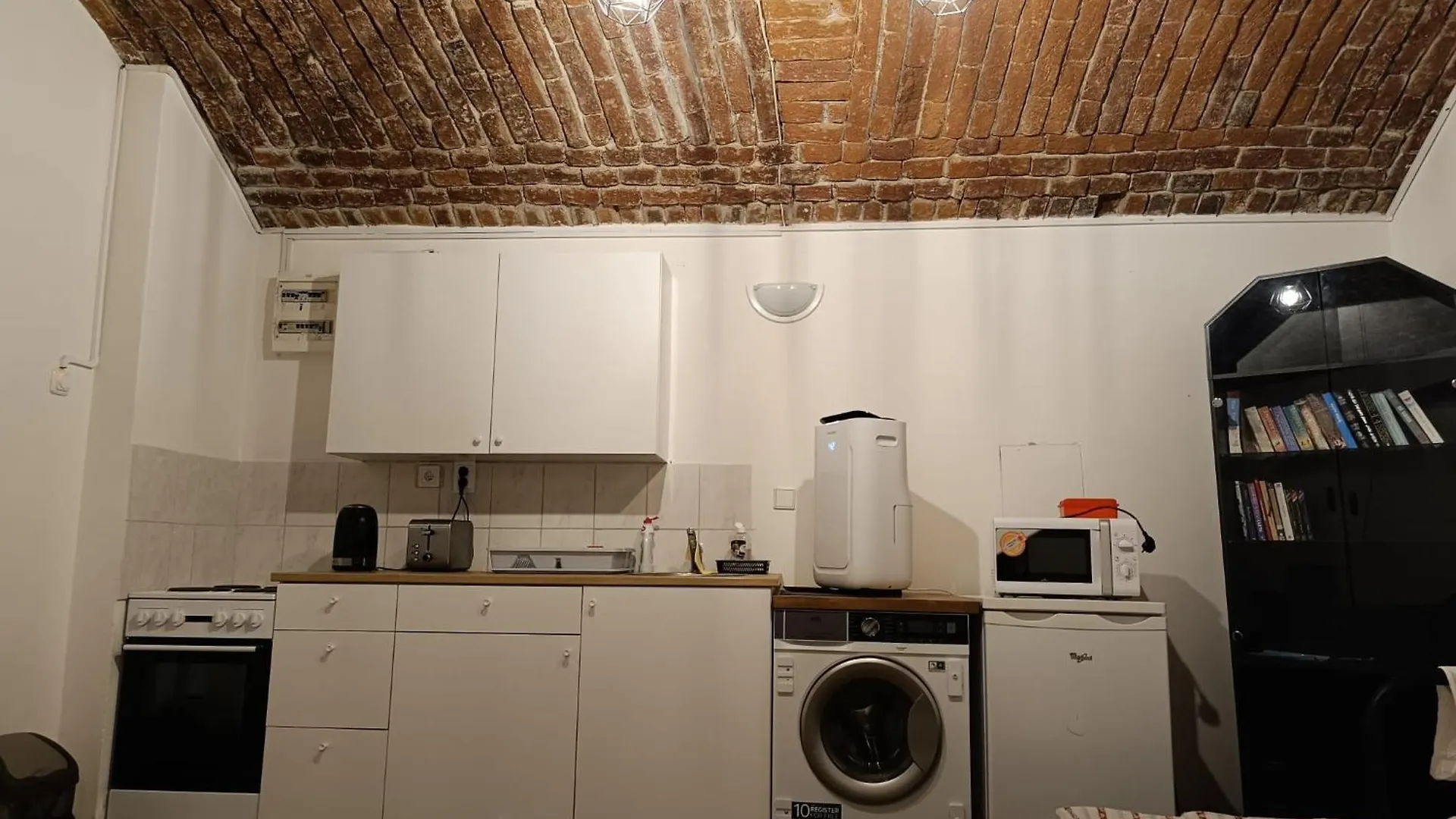 Basic Underground Apartments Next To The Center - Best Tram Line, Cool Local Area contacts